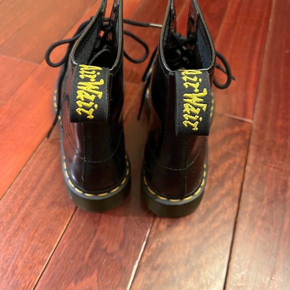 Dr. Martens 1460 Black Patent Leather Lace Up Boots - Size US 8 - Like New - Picture 4 of 5